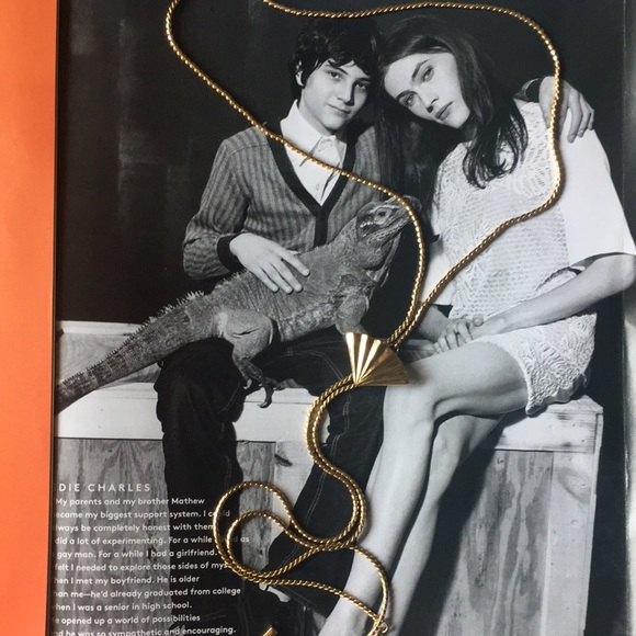 Vintage gold tone chocker/necklace - Picture 4 of 6